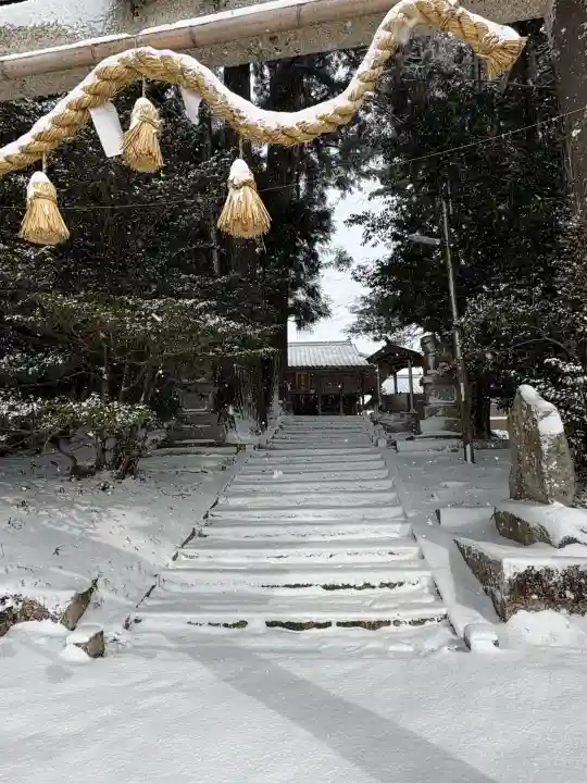 亀山神社の{uncategorized: "未分類", other: "その他", undefined: "問題あり", building: "その他建物", grave: "お墓", sacred_gate: "鳥居", guardian: "狛犬", statue: "像", buddha: "仏像", history: "歴史", nature: "自然", garden: "庭園", animal: "動物", pagoda: "塔", temizu: "手水舎", mountain_gate: "山門・神門", sanctuary: "本殿・本堂", subordinate: "末社・摂社", art: "芸術", scenery: "景色", jizo: "地蔵", ema: "絵馬", goshuin: "御朱印", omikuji: "おみくじ", items: "授与品その他", amulet: "お守り", goshuincho: "御朱印帳", eats: "食事", festival: "お祭り", votive_dance: "神楽", shichigosan: "七五三参", wedding: "結婚式", experience: "体験その他", initially: "初詣", around: "周辺", anti_infection: "感染症対策"}