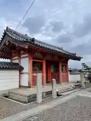 野中寺の山門