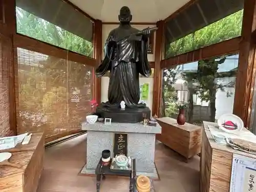 法光寺の像