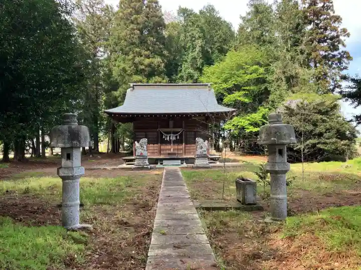 下蒲生蒲生神社の{uncategorized: "未分類", other: "その他", undefined: "問題あり", building: "その他建物", grave: "お墓", sacred_gate: "鳥居", guardian: "狛犬", statue: "像", buddha: "仏像", history: "歴史", nature: "自然", garden: "庭園", animal: "動物", pagoda: "塔", temizu: "手水舎", mountain_gate: "山門・神門", sanctuary: "本殿・本堂", subordinate: "末社・摂社", art: "芸術", scenery: "景色", jizo: "地蔵", ema: "絵馬", goshuin: "御朱印", omikuji: "おみくじ", items: "授与品その他", amulet: "お守り", goshuincho: "御朱印帳", eats: "食事", festival: "お祭り", votive_dance: "神楽", shichigosan: "七五三参", wedding: "結婚式", experience: "体験その他", initially: "初詣", around: "周辺", anti_infection: "感染症対策"}