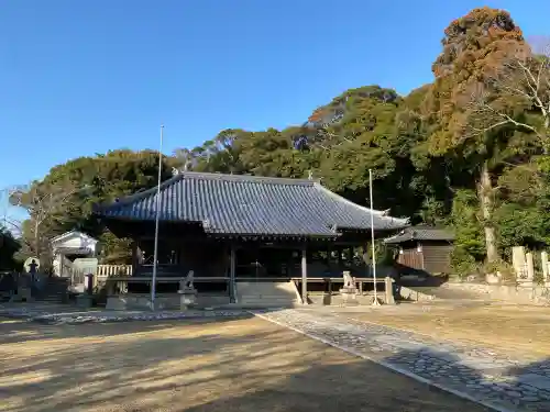 春日神社の{uncategorized: "未分類", other: "その他", undefined: "問題あり", building: "その他建物", grave: "お墓", sacred_gate: "鳥居", guardian: "狛犬", statue: "像", buddha: "仏像", history: "歴史", nature: "自然", garden: "庭園", animal: "動物", pagoda: "塔", temizu: "手水舎", mountain_gate: "山門・神門", sanctuary: "本殿・本堂", subordinate: "末社・摂社", art: "芸術", scenery: "景色", jizo: "地蔵", ema: "絵馬", goshuin: "御朱印", omikuji: "おみくじ", items: "授与品その他", amulet: "お守り", goshuincho: "御朱印帳", eats: "食事", festival: "お祭り", votive_dance: "神楽", shichigosan: "七五三参", wedding: "結婚式", experience: "体験その他", initially: "初詣", around: "周辺", anti_infection: "感染症対策"}