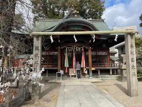 白山神社の本殿