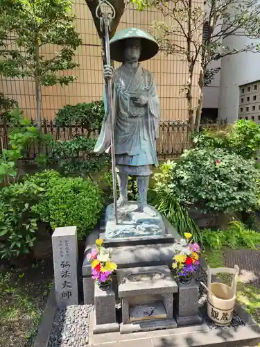 観藏院の像