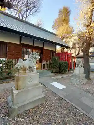 諏訪神社の狛犬