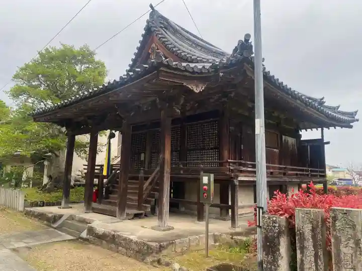 百済寺の{uncategorized: "未分類", other: "その他", undefined: "問題あり", building: "その他建物", grave: "お墓", sacred_gate: "鳥居", guardian: "狛犬", statue: "像", buddha: "仏像", history: "歴史", nature: "自然", garden: "庭園", animal: "動物", pagoda: "塔", temizu: "手水舎", mountain_gate: "山門・神門", sanctuary: "本殿・本堂", subordinate: "末社・摂社", art: "芸術", scenery: "景色", jizo: "地蔵", ema: "絵馬", goshuin: "御朱印", omikuji: "おみくじ", items: "授与品その他", amulet: "お守り", goshuincho: "御朱印帳", eats: "食事", festival: "お祭り", votive_dance: "神楽", shichigosan: "七五三参", wedding: "結婚式", experience: "体験その他", initially: "初詣", around: "周辺", anti_infection: "感染症対策"}