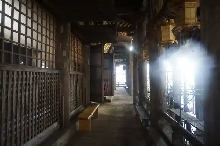 青岸渡寺の本殿・本堂