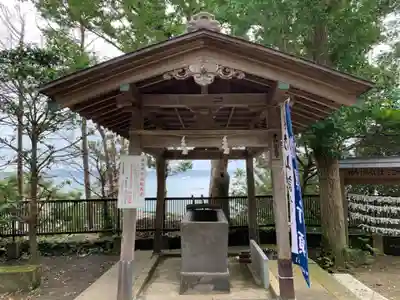 諏訪神社の手水舎