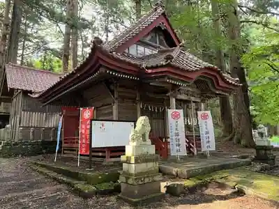 須賀尾諏訪神社の本殿