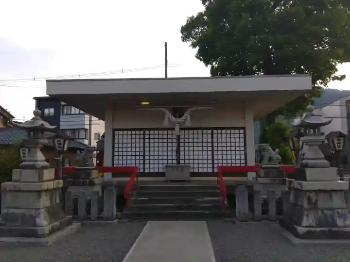 春日神社の{uncategorized: "未分類", other: "その他", undefined: "問題あり", building: "その他建物", grave: "お墓", sacred_gate: "鳥居", guardian: "狛犬", statue: "像", buddha: "仏像", history: "歴史", nature: "自然", garden: "庭園", animal: "動物", pagoda: "塔", temizu: "手水舎", mountain_gate: "山門・神門", sanctuary: "本殿・本堂", subordinate: "末社・摂社", art: "芸術", scenery: "景色", jizo: "地蔵", ema: "絵馬", goshuin: "御朱印", omikuji: "おみくじ", items: "授与品その他", amulet: "お守り", goshuincho: "御朱印帳", eats: "食事", festival: "お祭り", votive_dance: "神楽", shichigosan: "七五三参", wedding: "結婚式", experience: "体験その他", initially: "初詣", around: "周辺", anti_infection: "感染症対策"}