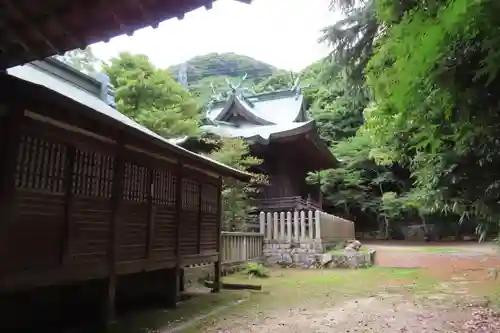 初﨑神社の本殿