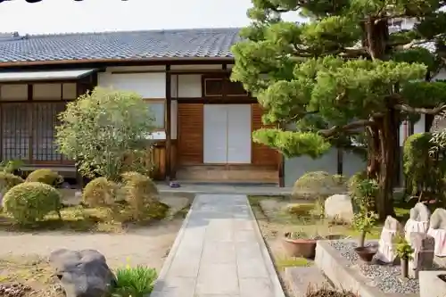 帰白院の本殿・本堂