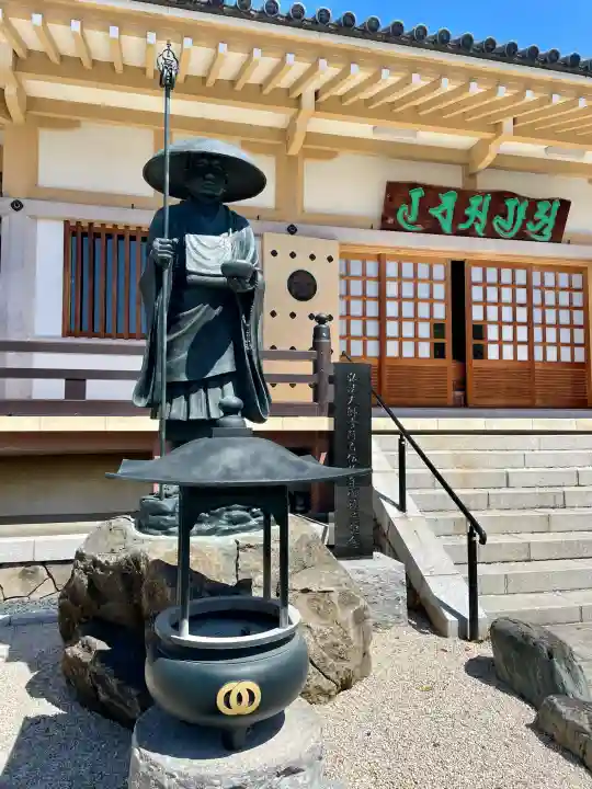禅定院の{uncategorized: "未分類", other: "その他", undefined: "問題あり", building: "その他建物", grave: "お墓", sacred_gate: "鳥居", guardian: "狛犬", statue: "像", buddha: "仏像", history: "歴史", nature: "自然", garden: "庭園", animal: "動物", pagoda: "塔", temizu: "手水舎", mountain_gate: "山門・神門", sanctuary: "本殿・本堂", subordinate: "末社・摂社", art: "芸術", scenery: "景色", jizo: "地蔵", ema: "絵馬", goshuin: "御朱印", omikuji: "おみくじ", items: "授与品その他", amulet: "お守り", goshuincho: "御朱印帳", eats: "食事", festival: "お祭り", votive_dance: "神楽", shichigosan: "七五三参", wedding: "結婚式", experience: "体験その他", initially: "初詣", around: "周辺", anti_infection: "感染症対策"}