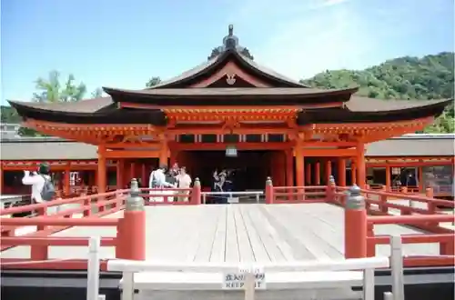 厳島神社の本殿