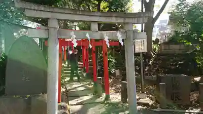 鳩森八幡神社の鳥居