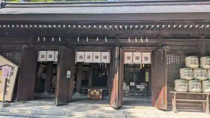 雄山神社前立社壇の{uncategorized: "未分類", other: "その他", undefined: "問題あり", building: "その他建物", grave: "お墓", sacred_gate: "鳥居", guardian: "狛犬", statue: "像", buddha: "仏像", history: "歴史", nature: "自然", garden: "庭園", animal: "動物", pagoda: "塔", temizu: "手水舎", mountain_gate: "山門・神門", sanctuary: "本殿・本堂", subordinate: "末社・摂社", art: "芸術", scenery: "景色", jizo: "地蔵", ema: "絵馬", goshuin: "御朱印", omikuji: "おみくじ", items: "授与品その他", amulet: "お守り", goshuincho: "御朱印帳", eats: "食事", festival: "お祭り", votive_dance: "神楽", shichigosan: "七五三参", wedding: "結婚式", experience: "体験その他", initially: "初詣", around: "周辺", anti_infection: "感染症対策"}