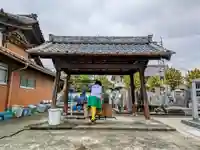 西林寺の手水舎