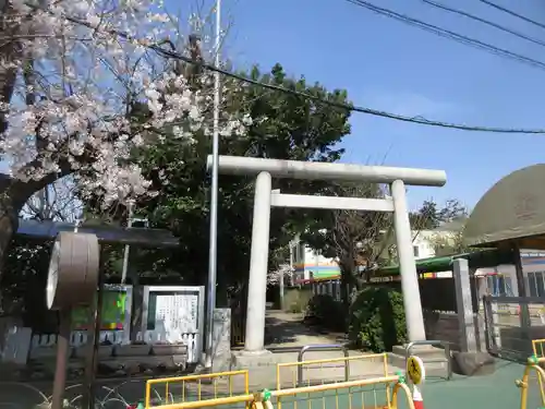 神明神社 (飯山満町)の鳥居