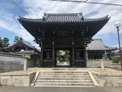 常楽寺の山門