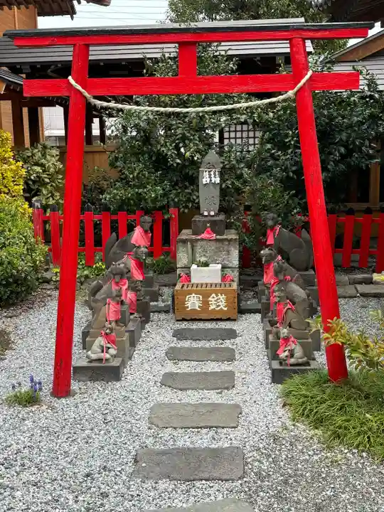 於菊稲荷神社の末社・摂社
