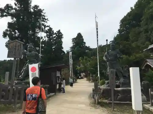 観音正寺の建物その他