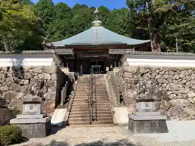 法楽寺の本殿・本堂