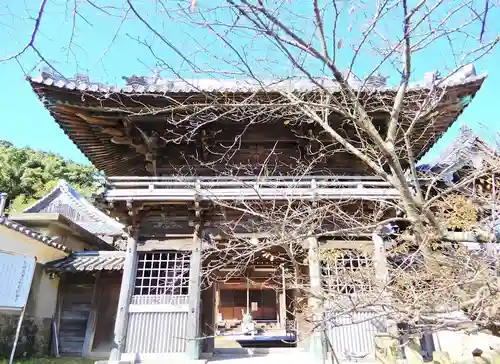 報恩講寺の山門