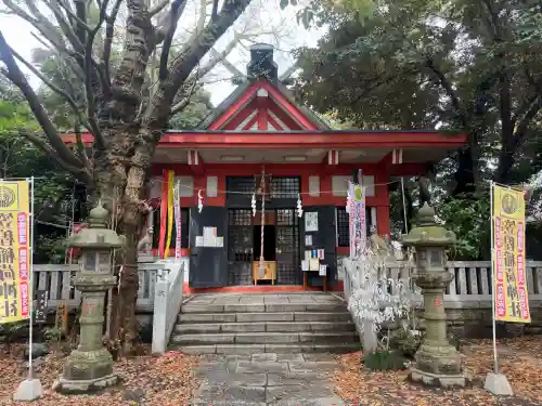 笠䅣稲荷神社の{uncategorized: "未分類", other: "その他", undefined: "問題あり", building: "その他建物", grave: "お墓", sacred_gate: "鳥居", guardian: "狛犬", statue: "像", buddha: "仏像", history: "歴史", nature: "自然", garden: "庭園", animal: "動物", pagoda: "塔", temizu: "手水舎", mountain_gate: "山門・神門", sanctuary: "本殿・本堂", subordinate: "末社・摂社", art: "芸術", scenery: "景色", jizo: "地蔵", ema: "絵馬", goshuin: "御朱印", omikuji: "おみくじ", items: "授与品その他", amulet: "お守り", goshuincho: "御朱印帳", eats: "食事", festival: "お祭り", votive_dance: "神楽", shichigosan: "七五三参", wedding: "結婚式", experience: "体験その他", initially: "初詣", around: "周辺", anti_infection: "感染症対策"}