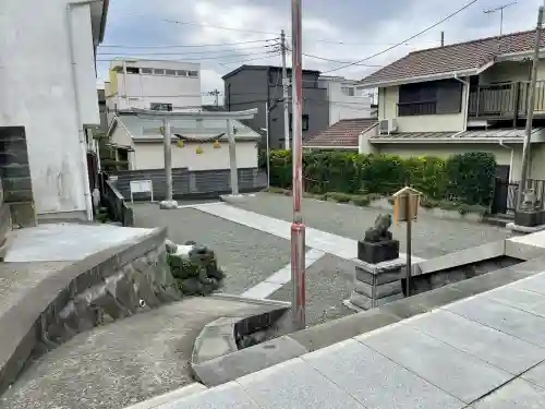 諏訪仮宮の{uncategorized: "未分類", other: "その他", undefined: "問題あり", building: "その他建物", grave: "お墓", sacred_gate: "鳥居", guardian: "狛犬", statue: "像", buddha: "仏像", history: "歴史", nature: "自然", garden: "庭園", animal: "動物", pagoda: "塔", temizu: "手水舎", mountain_gate: "山門・神門", sanctuary: "本殿・本堂", subordinate: "末社・摂社", art: "芸術", scenery: "景色", jizo: "地蔵", ema: "絵馬", goshuin: "御朱印", omikuji: "おみくじ", items: "授与品その他", amulet: "お守り", goshuincho: "御朱印帳", eats: "食事", festival: "お祭り", votive_dance: "神楽", shichigosan: "七五三参", wedding: "結婚式", experience: "体験その他", initially: "初詣", around: "周辺", anti_infection: "感染症対策"}