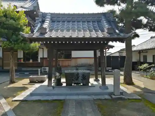 普門寺の手水舎