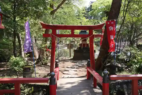 間々田八幡宮の末社