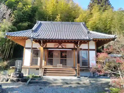 来光寺の本殿・本堂