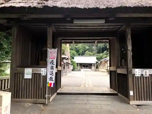 川勾神社の山門・神門