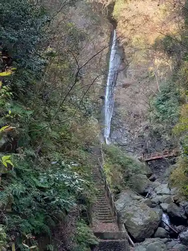 常実坊(洒水の滝不動尊)(神奈川県)
