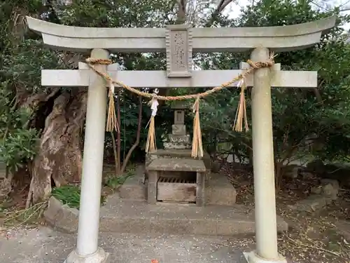 中里八坂神社の末社