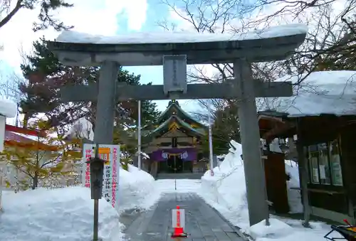 彌彦神社　(伊夜日子神社)の本殿・本堂