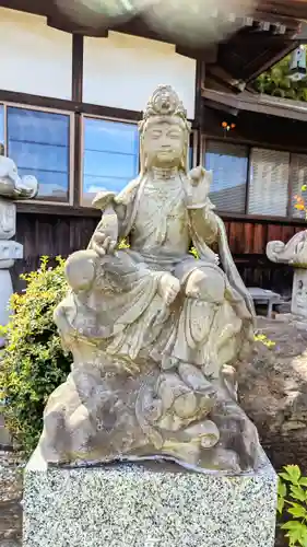 観音寺の像