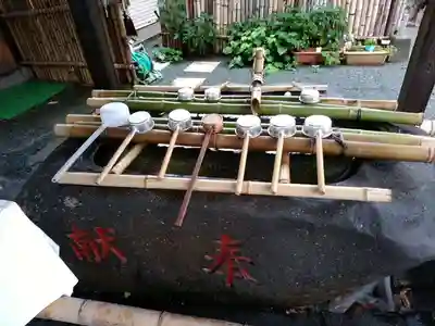 諏訪神社の手水舎