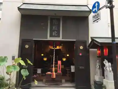 鏡照院の本殿・本堂