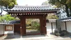 月江寺の山門