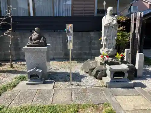 宝泉寺の{uncategorized: "未分類", other: "その他", undefined: "問題あり", building: "その他建物", grave: "お墓", sacred_gate: "鳥居", guardian: "狛犬", statue: "像", buddha: "仏像", history: "歴史", nature: "自然", garden: "庭園", animal: "動物", pagoda: "塔", temizu: "手水舎", mountain_gate: "山門・神門", sanctuary: "本殿・本堂", subordinate: "末社・摂社", art: "芸術", scenery: "景色", jizo: "地蔵", ema: "絵馬", goshuin: "御朱印", omikuji: "おみくじ", items: "授与品その他", amulet: "お守り", goshuincho: "御朱印帳", eats: "食事", festival: "お祭り", votive_dance: "神楽", shichigosan: "七五三参", wedding: "結婚式", experience: "体験その他", initially: "初詣", around: "周辺", anti_infection: "感染症対策"}