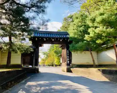 仁和寺の山門・神門