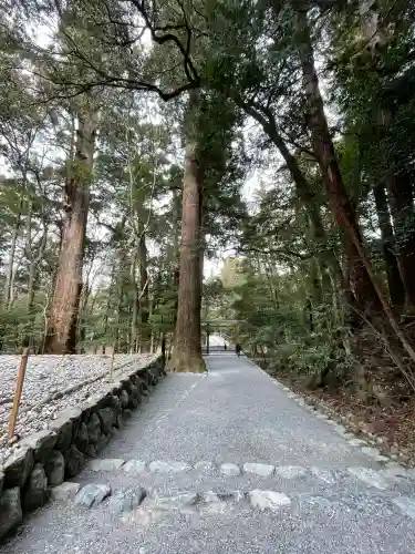 伊勢神宮内宮（皇大神宮）の{uncategorized: "未分類", other: "その他", undefined: "問題あり", building: "その他建物", grave: "お墓", sacred_gate: "鳥居", guardian: "狛犬", statue: "像", buddha: "仏像", history: "歴史", nature: "自然", garden: "庭園", animal: "動物", pagoda: "塔", temizu: "手水舎", mountain_gate: "山門・神門", sanctuary: "本殿・本堂", subordinate: "末社・摂社", art: "芸術", scenery: "景色", jizo: "地蔵", ema: "絵馬", goshuin: "御朱印", omikuji: "おみくじ", items: "授与品その他", amulet: "お守り", goshuincho: "御朱印帳", eats: "食事", festival: "お祭り", votive_dance: "神楽", shichigosan: "七五三参", wedding: "結婚式", experience: "体験その他", initially: "初詣", around: "周辺", anti_infection: "感染症対策"}