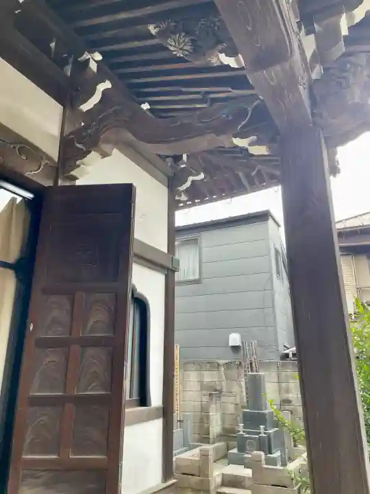 本寿寺の{uncategorized: "未分類", other: "その他", undefined: "問題あり", building: "その他建物", grave: "お墓", sacred_gate: "鳥居", guardian: "狛犬", statue: "像", buddha: "仏像", history: "歴史", nature: "自然", garden: "庭園", animal: "動物", pagoda: "塔", temizu: "手水舎", mountain_gate: "山門・神門", sanctuary: "本殿・本堂", subordinate: "末社・摂社", art: "芸術", scenery: "景色", jizo: "地蔵", ema: "絵馬", goshuin: "御朱印", omikuji: "おみくじ", items: "授与品その他", amulet: "お守り", goshuincho: "御朱印帳", eats: "食事", festival: "お祭り", votive_dance: "神楽", shichigosan: "七五三参", wedding: "結婚式", experience: "体験その他", initially: "初詣", around: "周辺", anti_infection: "感染症対策"}