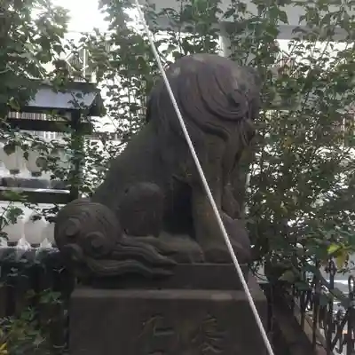 高山稲荷神社（旧鎮座地）の狛犬