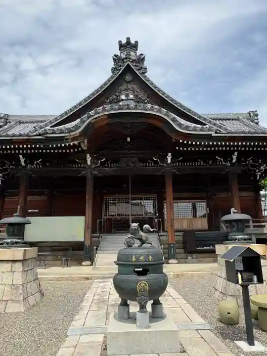 新善光寺の{uncategorized: "未分類", other: "その他", undefined: "問題あり", building: "その他建物", grave: "お墓", sacred_gate: "鳥居", guardian: "狛犬", statue: "像", buddha: "仏像", history: "歴史", nature: "自然", garden: "庭園", animal: "動物", pagoda: "塔", temizu: "手水舎", mountain_gate: "山門・神門", sanctuary: "本殿・本堂", subordinate: "末社・摂社", art: "芸術", scenery: "景色", jizo: "地蔵", ema: "絵馬", goshuin: "御朱印", omikuji: "おみくじ", items: "授与品その他", amulet: "お守り", goshuincho: "御朱印帳", eats: "食事", festival: "お祭り", votive_dance: "神楽", shichigosan: "七五三参", wedding: "結婚式", experience: "体験その他", initially: "初詣", around: "周辺", anti_infection: "感染症対策"}