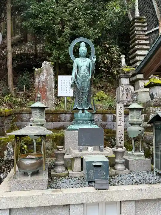 宝山寺の{uncategorized: "未分類", other: "その他", undefined: "問題あり", building: "その他建物", grave: "お墓", sacred_gate: "鳥居", guardian: "狛犬", statue: "像", buddha: "仏像", history: "歴史", nature: "自然", garden: "庭園", animal: "動物", pagoda: "塔", temizu: "手水舎", mountain_gate: "山門・神門", sanctuary: "本殿・本堂", subordinate: "末社・摂社", art: "芸術", scenery: "景色", jizo: "地蔵", ema: "絵馬", goshuin: "御朱印", omikuji: "おみくじ", items: "授与品その他", amulet: "お守り", goshuincho: "御朱印帳", eats: "食事", festival: "お祭り", votive_dance: "神楽", shichigosan: "七五三参", wedding: "結婚式", experience: "体験その他", initially: "初詣", around: "周辺", anti_infection: "感染症対策"}
