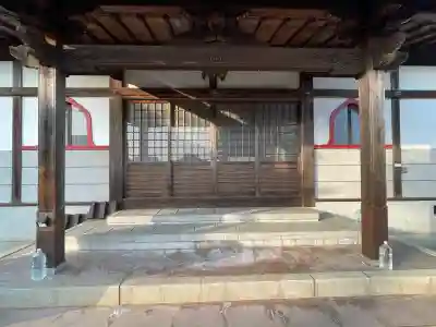 伊勢妙昌寺の{uncategorized: "未分類", other: "その他", undefined: "問題あり", building: "その他建物", grave: "お墓", sacred_gate: "鳥居", guardian: "狛犬", statue: "像", buddha: "仏像", history: "歴史", nature: "自然", garden: "庭園", animal: "動物", pagoda: "塔", temizu: "手水舎", mountain_gate: "山門・神門", sanctuary: "本殿・本堂", subordinate: "末社・摂社", art: "芸術", scenery: "景色", jizo: "地蔵", ema: "絵馬", goshuin: "御朱印", omikuji: "おみくじ", items: "授与品その他", amulet: "お守り", goshuincho: "御朱印帳", eats: "食事", festival: "お祭り", votive_dance: "神楽", shichigosan: "七五三参", wedding: "結婚式", experience: "体験その他", initially: "初詣", around: "周辺", anti_infection: "感染症対策"}