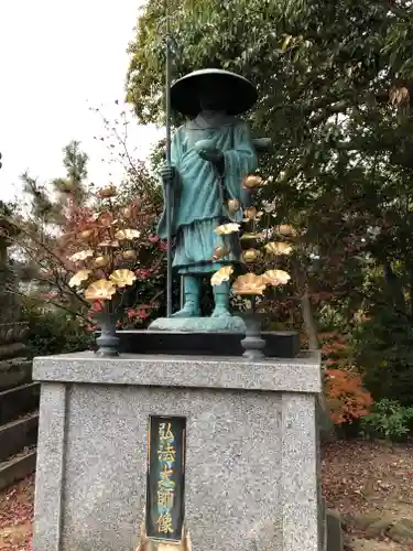 満願寺不動尊の像