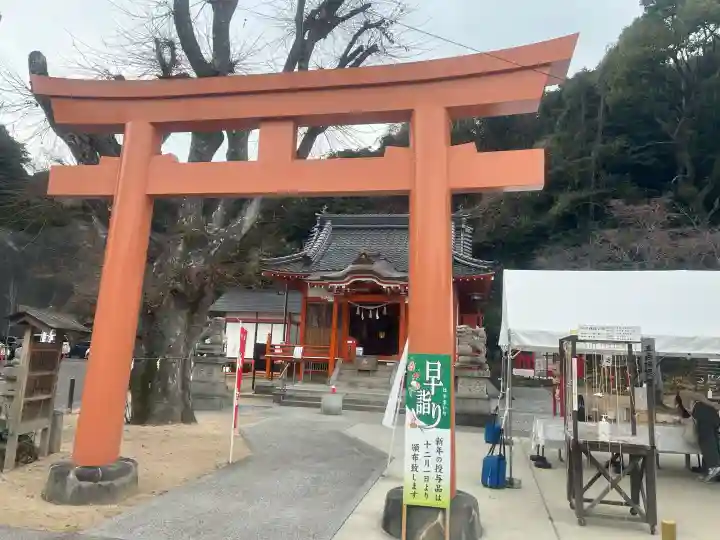 塩屋神社の{uncategorized: "未分類", other: "その他", undefined: "問題あり", building: "その他建物", grave: "お墓", sacred_gate: "鳥居", guardian: "狛犬", statue: "像", buddha: "仏像", history: "歴史", nature: "自然", garden: "庭園", animal: "動物", pagoda: "塔", temizu: "手水舎", mountain_gate: "山門・神門", sanctuary: "本殿・本堂", subordinate: "末社・摂社", art: "芸術", scenery: "景色", jizo: "地蔵", ema: "絵馬", goshuin: "御朱印", omikuji: "おみくじ", items: "授与品その他", amulet: "お守り", goshuincho: "御朱印帳", eats: "食事", festival: "お祭り", votive_dance: "神楽", shichigosan: "七五三参", wedding: "結婚式", experience: "体験その他", initially: "初詣", around: "周辺", anti_infection: "感染症対策"}