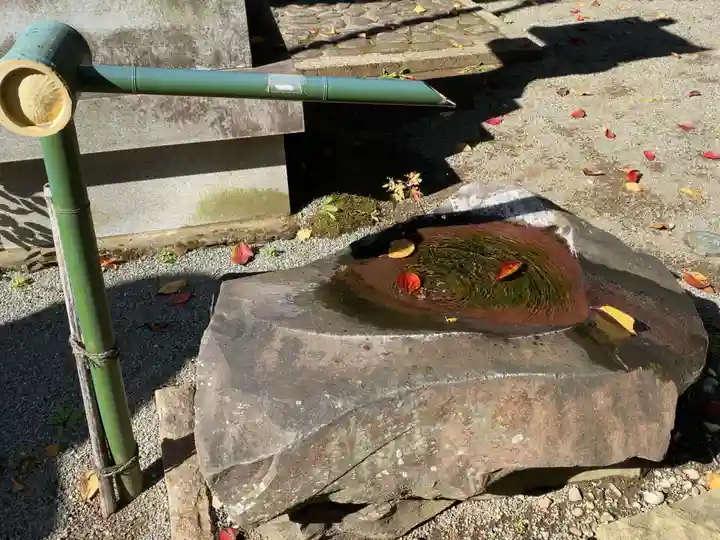 曾屋神社の手水舎